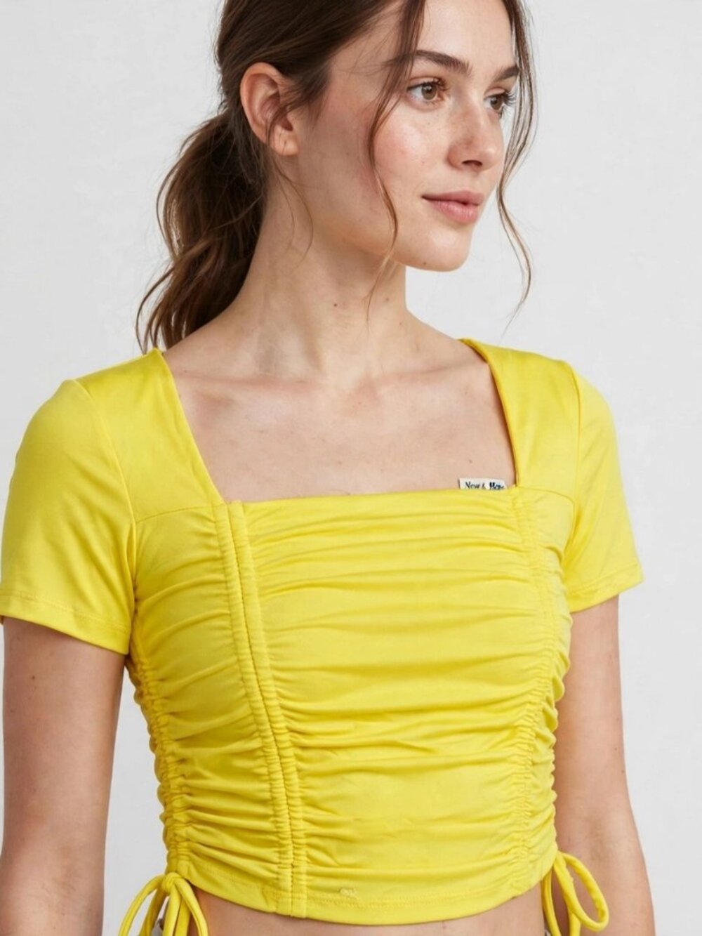 Heart & Hips Yellow Ruched Drawstring Top Short Sleeve Size L - Picture 2 of 5